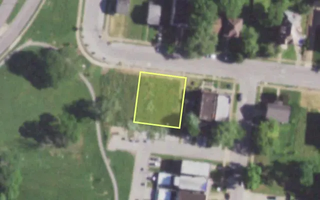 Aerial view of 6048 MAPLE AV — vacant lot, St. Louis with approximate parcel outline