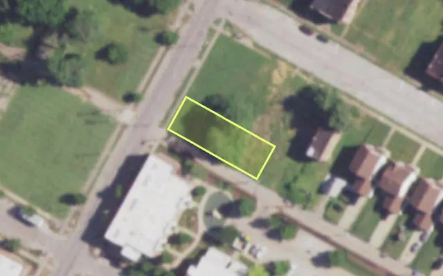 Aerial view of 1114 N SARAH ST — vacant lot, St. Louis with approximate parcel outline