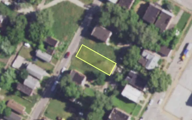 Aerial view of 3136 N SARAH ST — vacant lot, St. Louis with approximate parcel outline