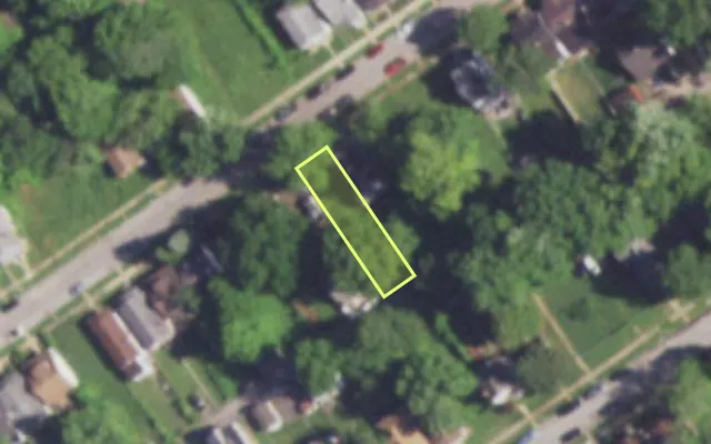 Aerial view of 5250 DAVISON AV — vacant lot, St. Louis with approximate parcel outline