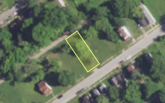 Aerial view of 5229 WREN AV — vacant lot, St. Louis with approximate parcel outline