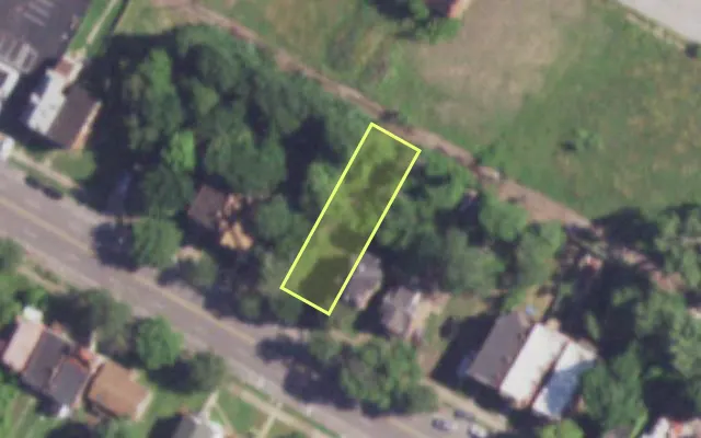 Aerial view of 4033 PAGE BLVD — vacant lot, St. Louis with approximate parcel outline
