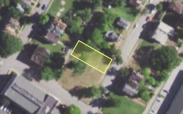 Aerial view of 1365 BURD AV — vacant lot, St. Louis with approximate parcel outline