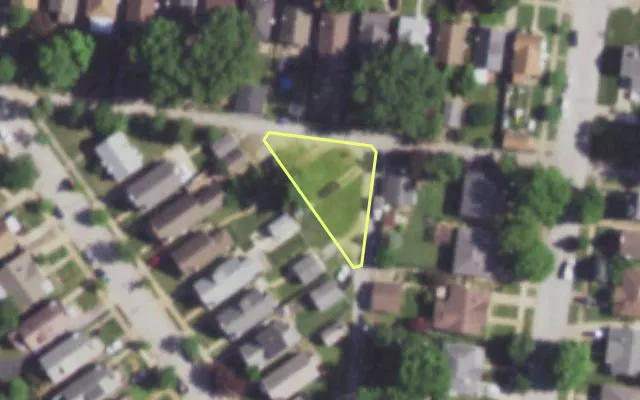 Aerial view of 4570 R WABASH AV — vacant lot, St. Louis with approximate parcel outline