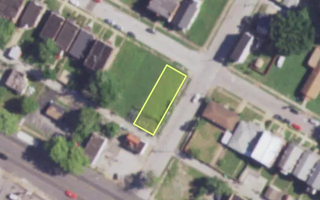 Aerial view of 4200 W SACRAMENTO AV — vacant lot, St. Louis with approximate parcel outline