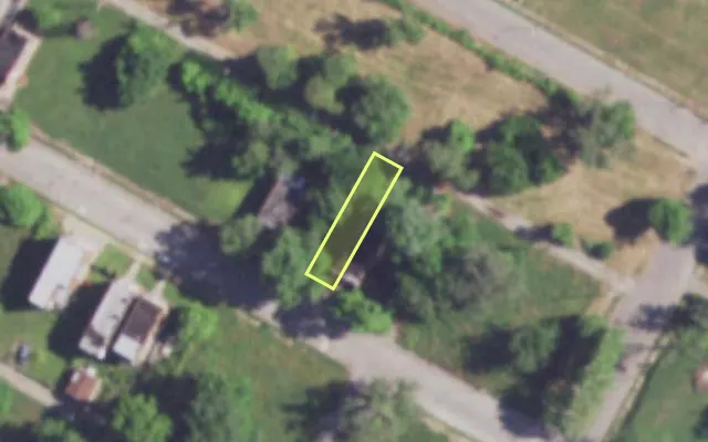 Aerial view of 3821 LINCOLN AV — vacant lot, St. Louis with approximate parcel outline