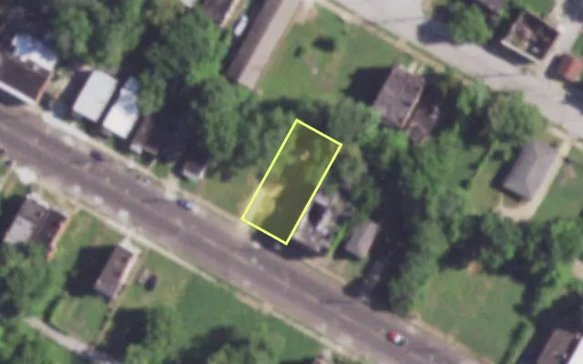 Aerial view of 3855 LEE AV — vacant lot, St. Louis with approximate parcel outline
