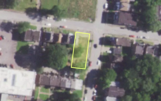 Aerial view of 4944 MAPLE AV — vacant lot, St. Louis with approximate parcel outline