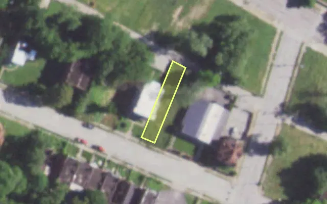 Aerial view of 5117 WELLS AV — vacant lot, St. Louis with approximate parcel outline