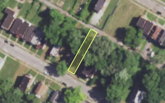 Aerial view of 4439 LABADIE AV — vacant lot, St. Louis with approximate parcel outline