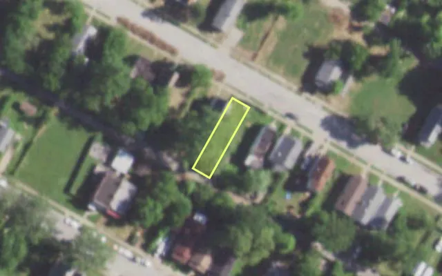 Aerial view of 5658 KENNERLY AV — vacant lot, St. Louis with approximate parcel outline