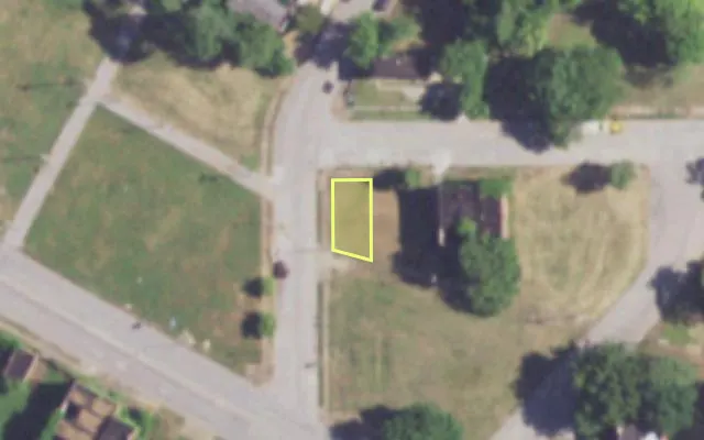 Aerial view of 3236 MAGAZINE ST — vacant lot, St. Louis with approximate parcel outline