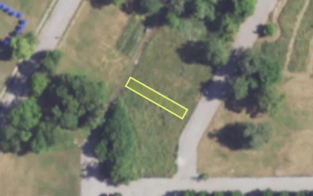 Aerial view of 1811 LAFLIN ST — vacant lot, St. Louis with approximate parcel outline