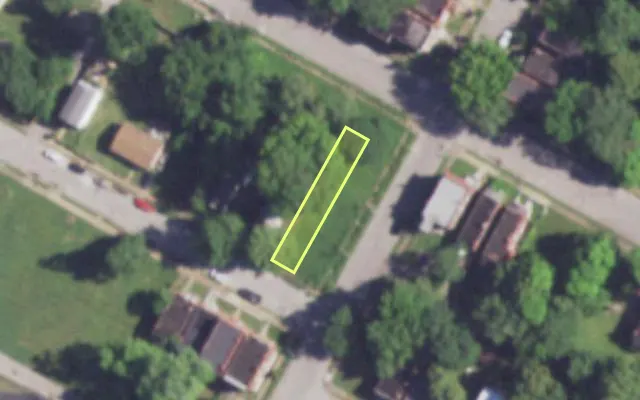 Aerial view of 4307 FARLIN AV — vacant lot, St. Louis with approximate parcel outline