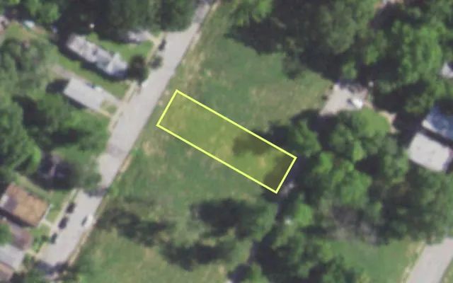 Aerial view of 2816 SEMPLE AV — vacant lot, St. Louis with approximate parcel outline