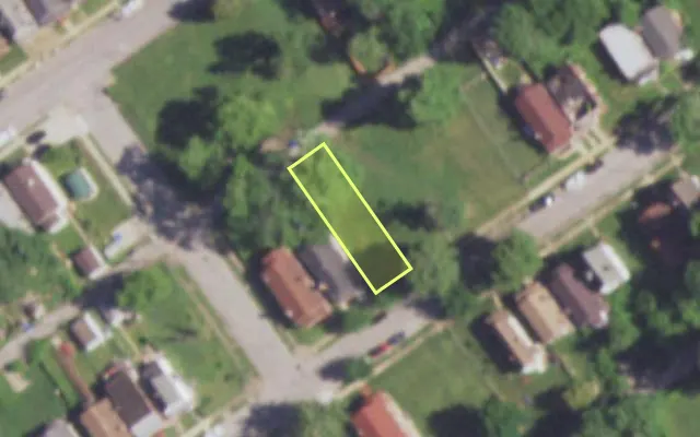 Aerial view of 5307 ARLINGTON AV — vacant lot, St. Louis with approximate parcel outline