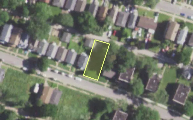 Aerial view of 5661 LABADIE AV — vacant lot, St. Louis with approximate parcel outline