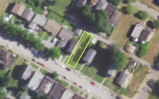 Aerial view of 5127 ST LOUIS AV — vacant lot, St. Louis with approximate parcel outline