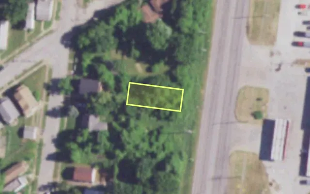 Aerial view of 8460 R LOWELL ST — vacant lot, St. Louis with approximate parcel outline