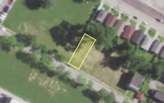 Aerial view of 4939 ALDINE PL — vacant lot, St. Louis with approximate parcel outline