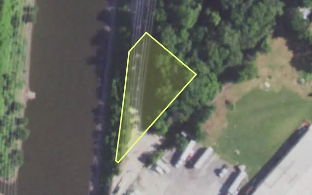 Aerial view of 8645 MINNESOTA AV — vacant lot, St. Louis with approximate parcel outline