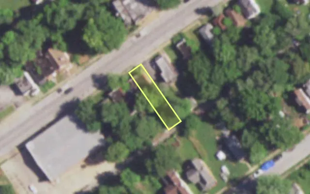 Aerial view of 5032 UNION BLVD — vacant lot, St. Louis with approximate parcel outline