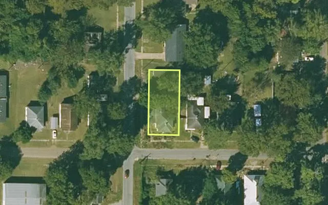 Aerial view of PHILLIPS County parcel 703-02898-000 — Arkansas post-auction with approximate parcel outline
