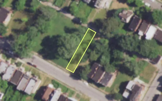 Aerial view of 4725 ST LOUIS AV — vacant lot, St. Louis with approximate parcel outline