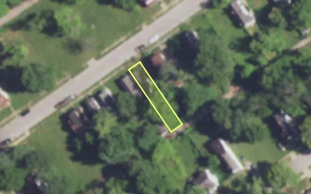 Aerial view of 5234 WREN AV — vacant lot, St. Louis with approximate parcel outline