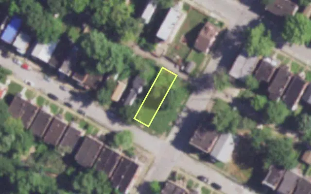 Aerial view of 4255 FARLIN AV — vacant lot, St. Louis with approximate parcel outline