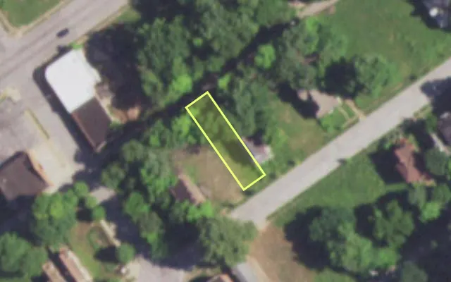 Aerial view of 5315 GERALDINE AV — vacant lot, St. Louis with approximate parcel outline