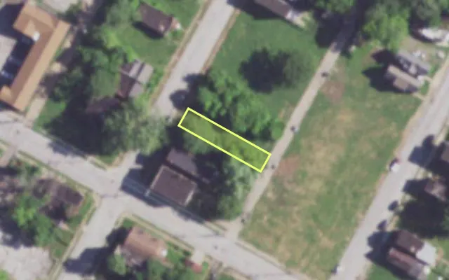 Aerial view of 4208 PECK ST — vacant lot, St. Louis with approximate parcel outline