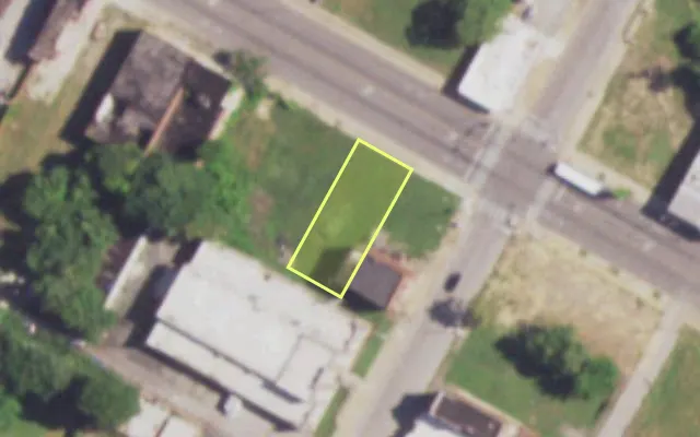 Aerial view of 4504 DR MARTIN LUTHER KING DR — vacant lot, St. Louis with approximate parcel outline