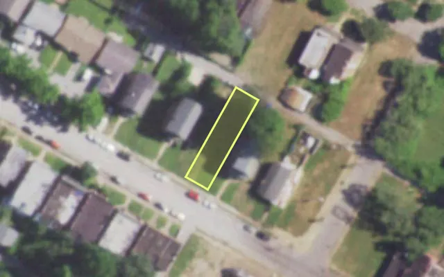 Aerial view of 5115 ST LOUIS AV — vacant lot, St. Louis with approximate parcel outline