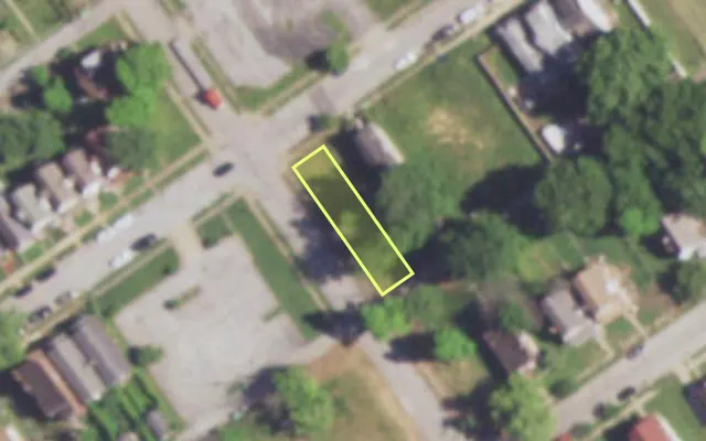 Aerial view of 4900 ARLINGTON AV — vacant lot, St. Louis with approximate parcel outline