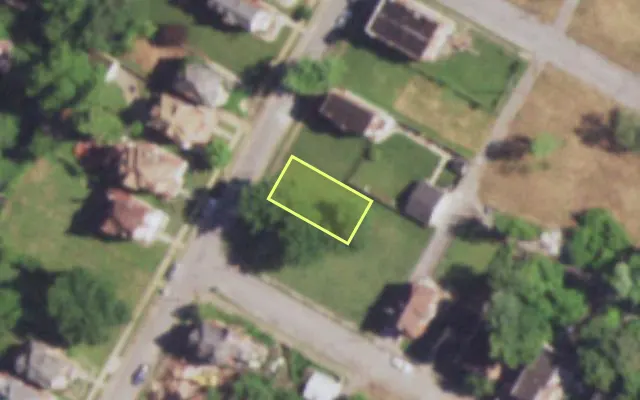 Aerial view of 1808 CORA AV — vacant lot, St. Louis with approximate parcel outline