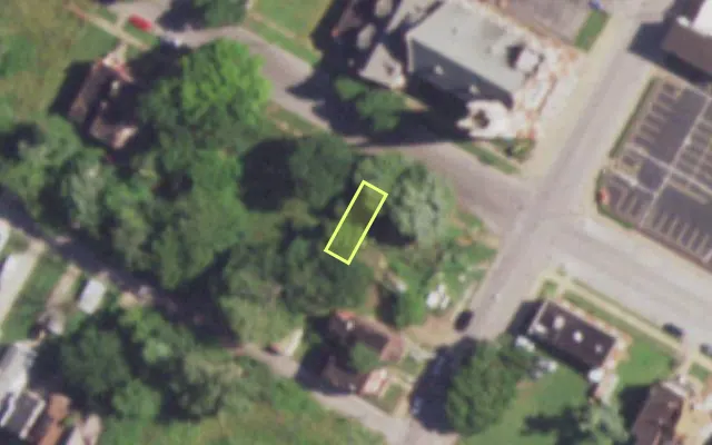 Aerial view of 4500 EVANS AV — vacant lot, St. Louis with approximate parcel outline