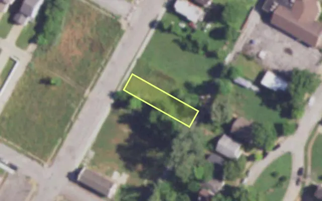 Aerial view of 1920 WHITTIER ST — vacant lot, St. Louis with approximate parcel outline