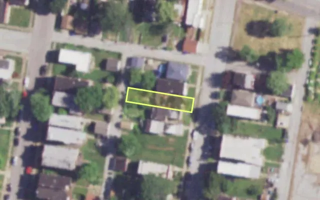 Aerial view of 3121 TEXAS AV — vacant lot, St. Louis with approximate parcel outline