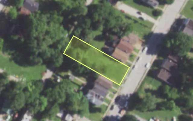 Aerial view of 2729 BELT AV — vacant lot, St. Louis with approximate parcel outline