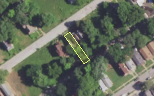 Aerial view of 5334 GERALDINE AV — vacant lot, St. Louis with approximate parcel outline