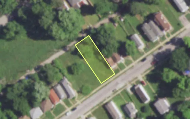 Aerial view of 5249 THRUSH AV — vacant lot, St. Louis with approximate parcel outline
