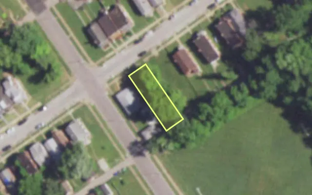 Aerial view of 5404 BEACON AV — vacant lot, St. Louis with approximate parcel outline