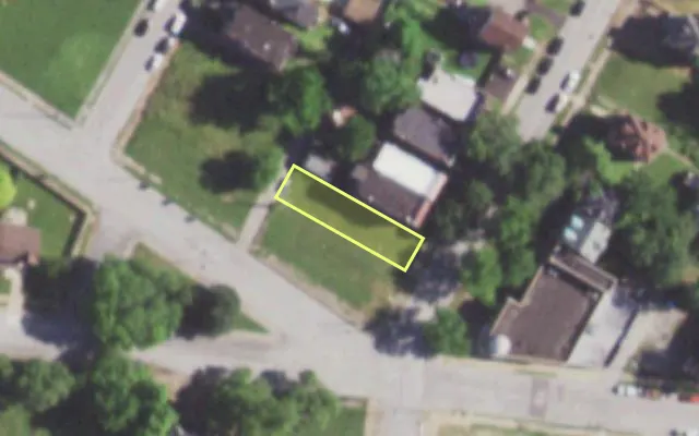 Aerial view of 1205 CLARA AV — vacant lot, St. Louis with approximate parcel outline
