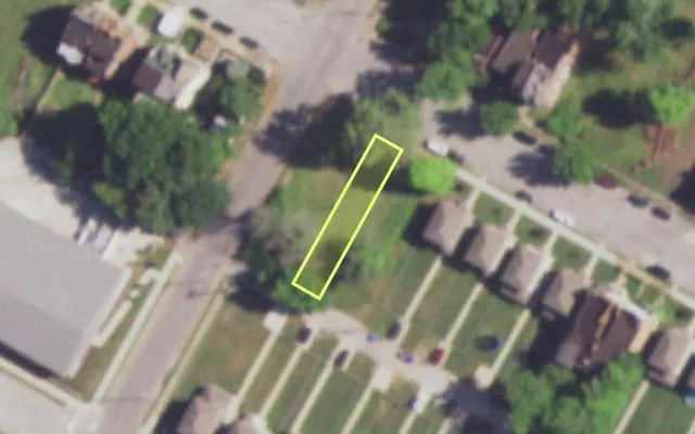Aerial view of 4262 W COOK AV — vacant lot, St. Louis with approximate parcel outline