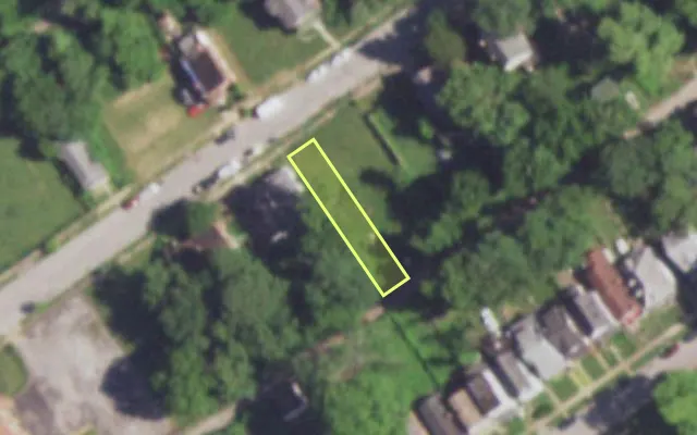 Aerial view of 5436 WREN AV — vacant lot, St. Louis with approximate parcel outline