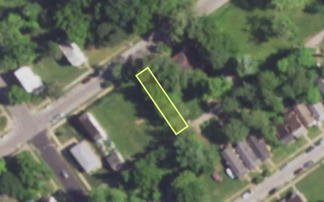 Aerial view of 5418 THRUSH AV — vacant lot, St. Louis with approximate parcel outline