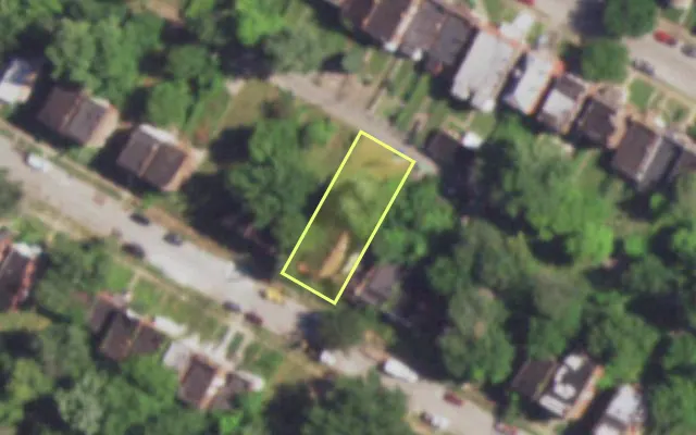 Aerial view of 4765 NORTHLAND AV — vacant lot, St. Louis with approximate parcel outline