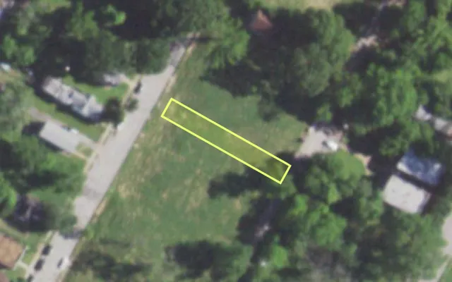 Aerial view of 2822 SEMPLE AV — vacant lot, St. Louis with approximate parcel outline
