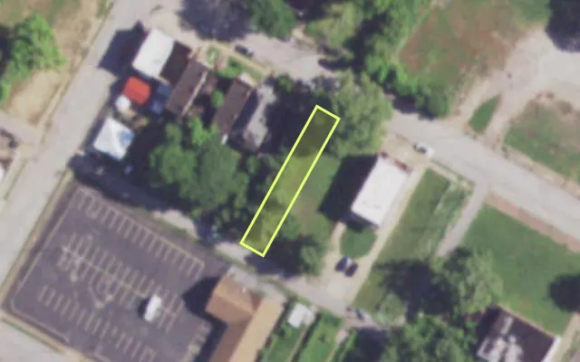 Aerial view of 3630 HEBERT ST — vacant lot, St. Louis with approximate parcel outline